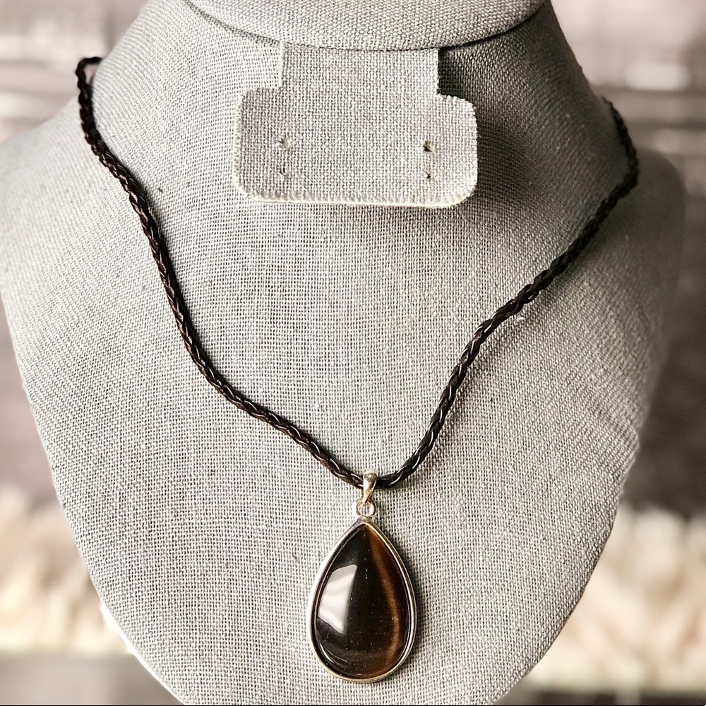 πππCatβs Eye on a Cord Necklace - Picture 3 of 4